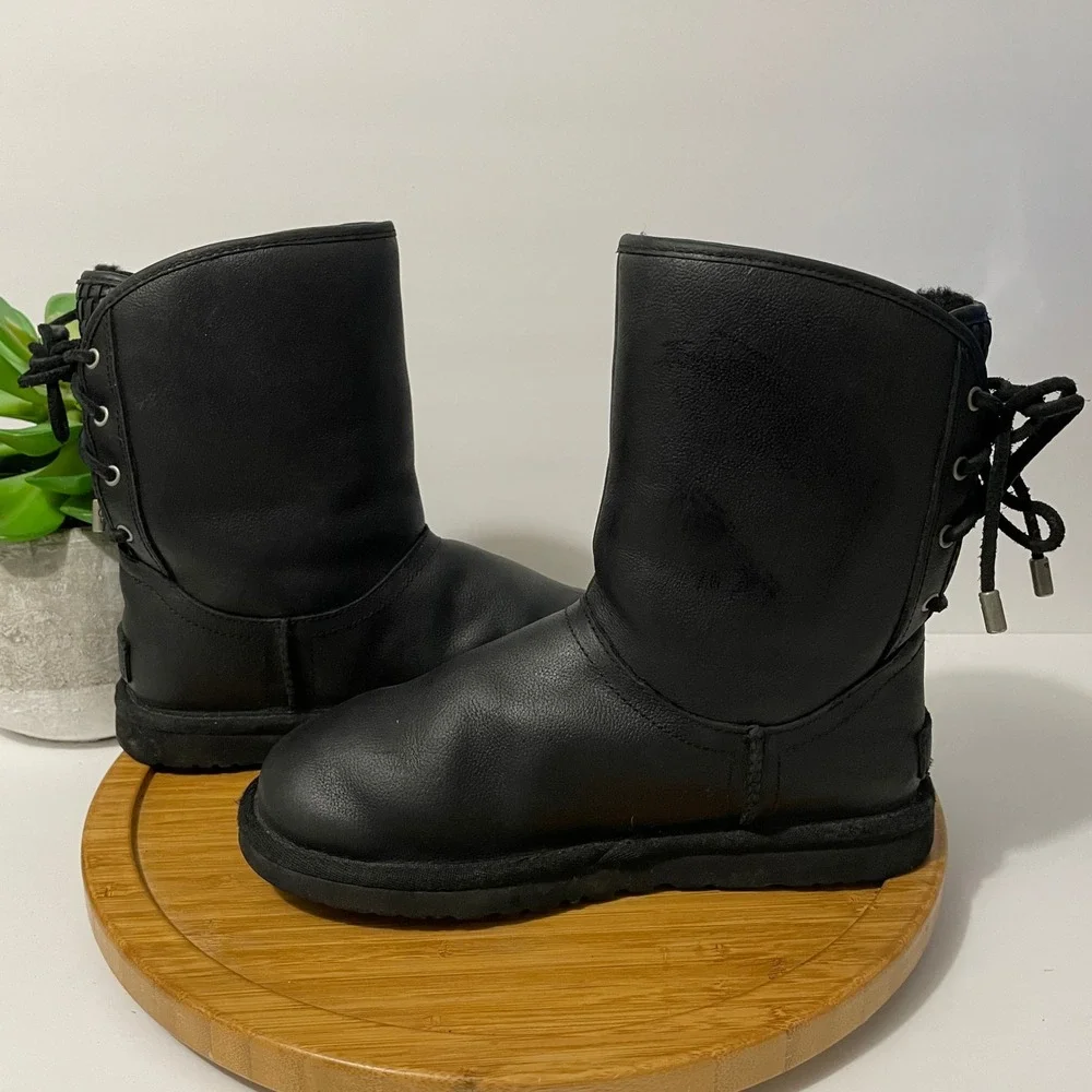 UGG Australia Bailey Bow II Black Leather Bootie Women’s Shearling‎ Ankle Boot